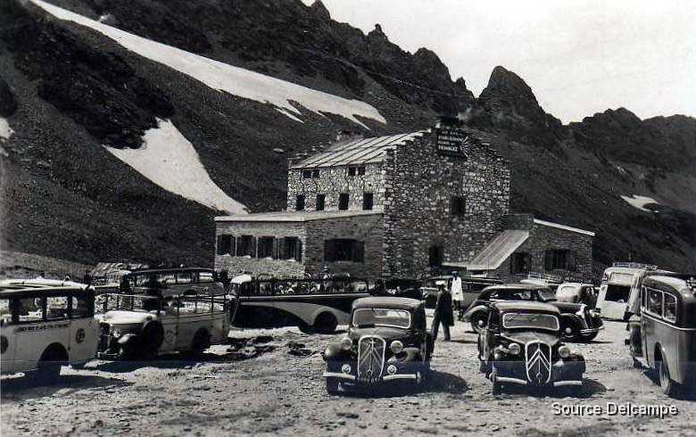 73 Col De l Iseran Le Sommet du Col et le Chalet Hotel IIII.jpg